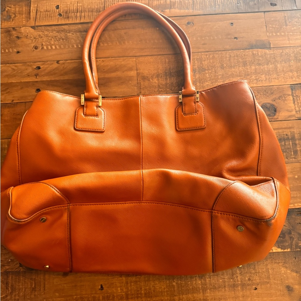 Tory Burch Cognac Leather Tote with Gold Logo - Picture 3 of 12